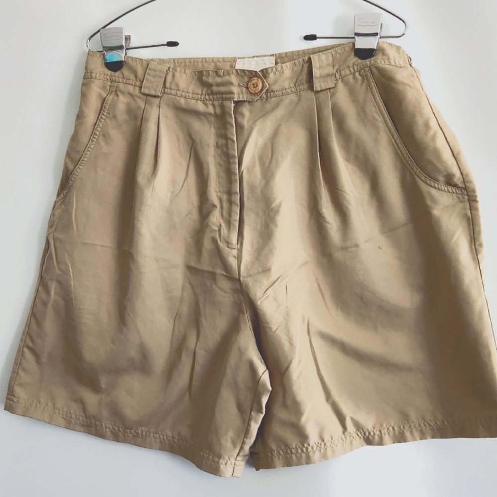 Pro Celebrity Women's Pleated Khaki shorts Size 14